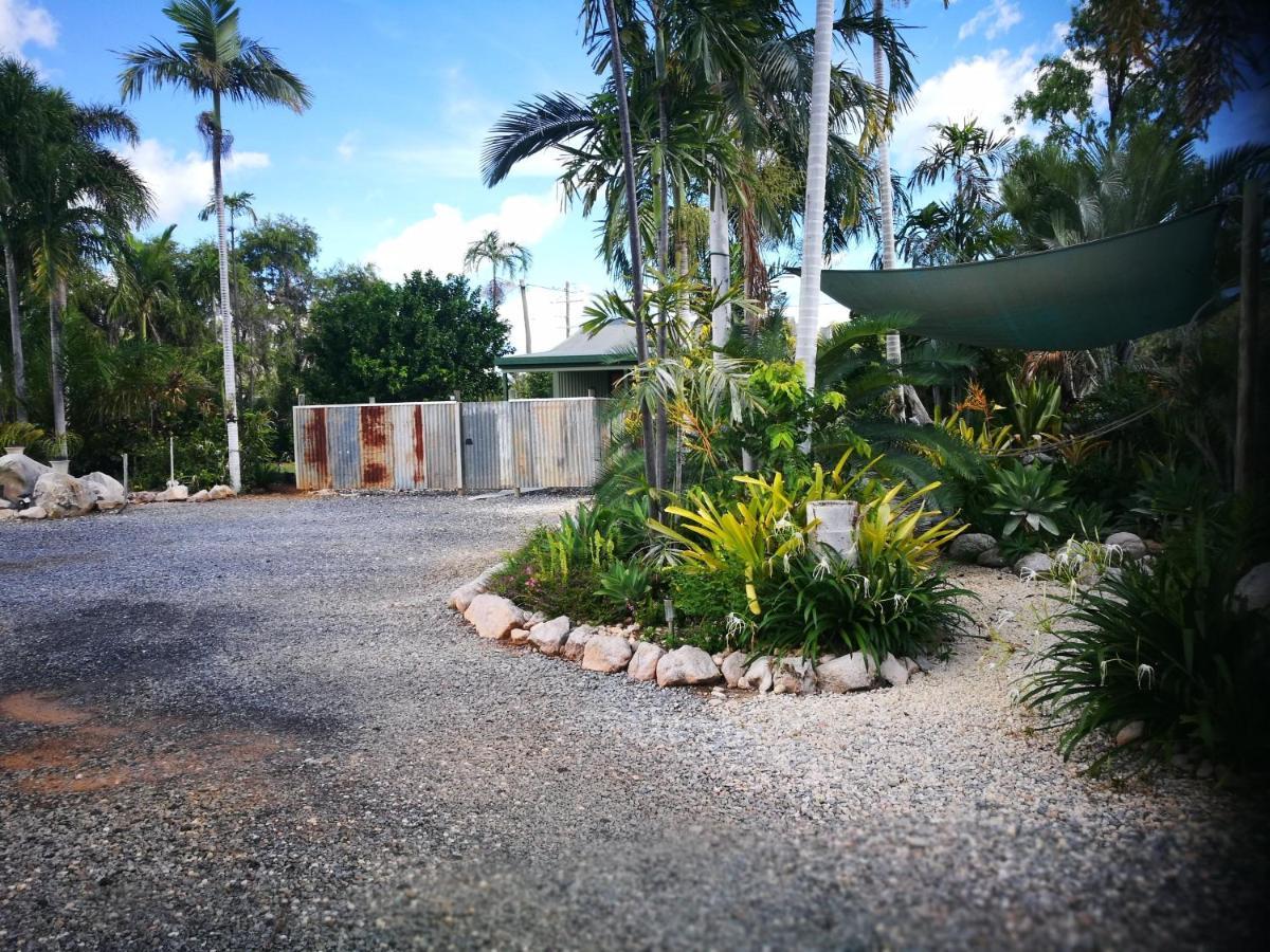Chillagoe Cabins And Tours Exteriör bild